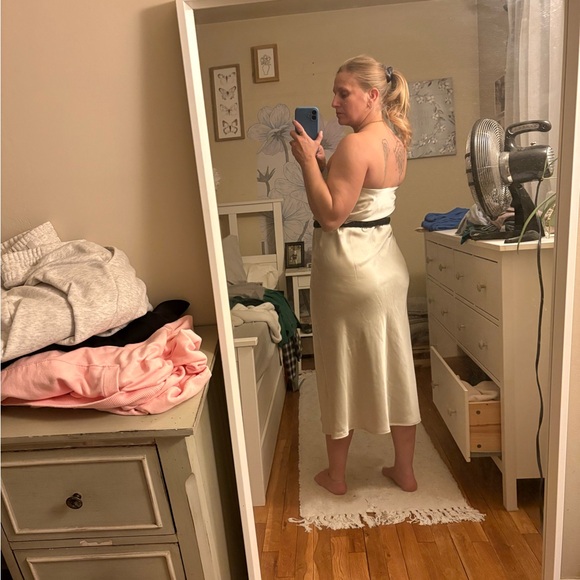 Zara Elegant Cream Satin Tube Dress - Picture 4 of 4